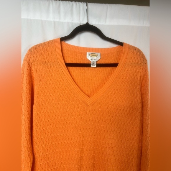 Vintage Talbots sweater light orange pima cotton pullover
Orange V-Neck Size:L - Picture 3 of 13